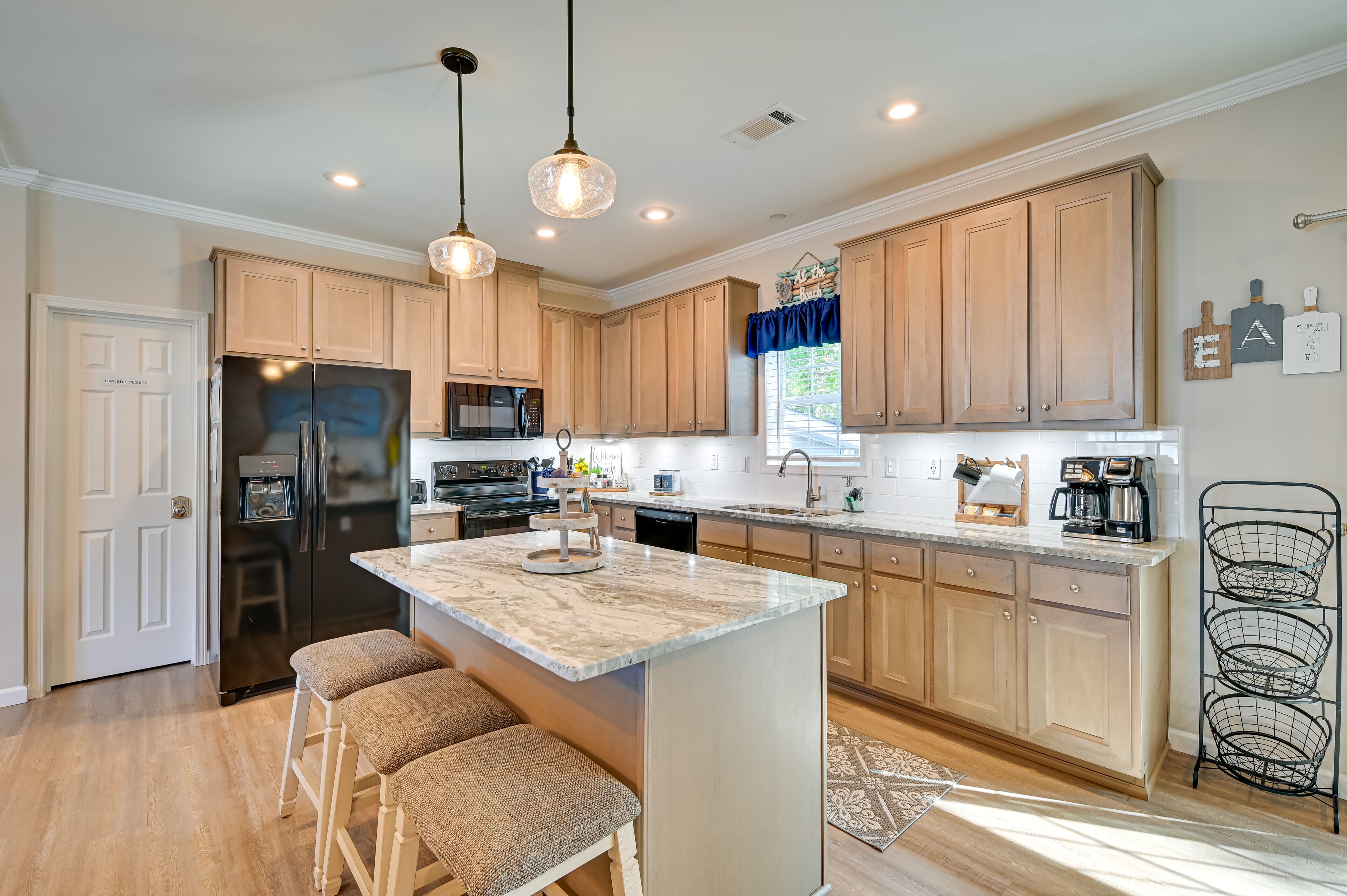 Sunny Myrtle Beach Resort Home - 1 Mi to Ocean!