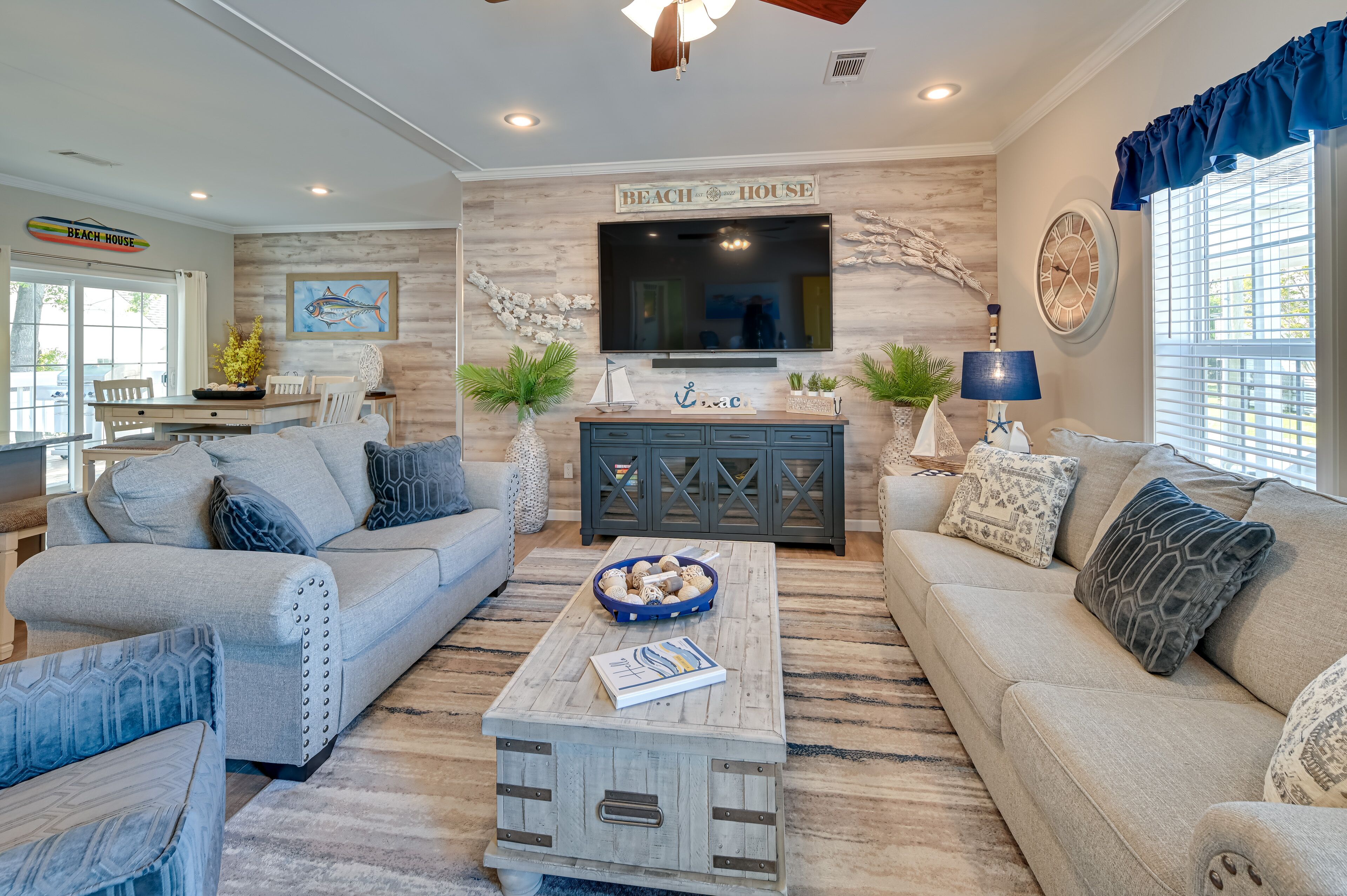 Sunny Myrtle Beach Resort Home - 1 Mi to Ocean!