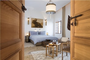 4 bedrooms, WiFi, bed sheets