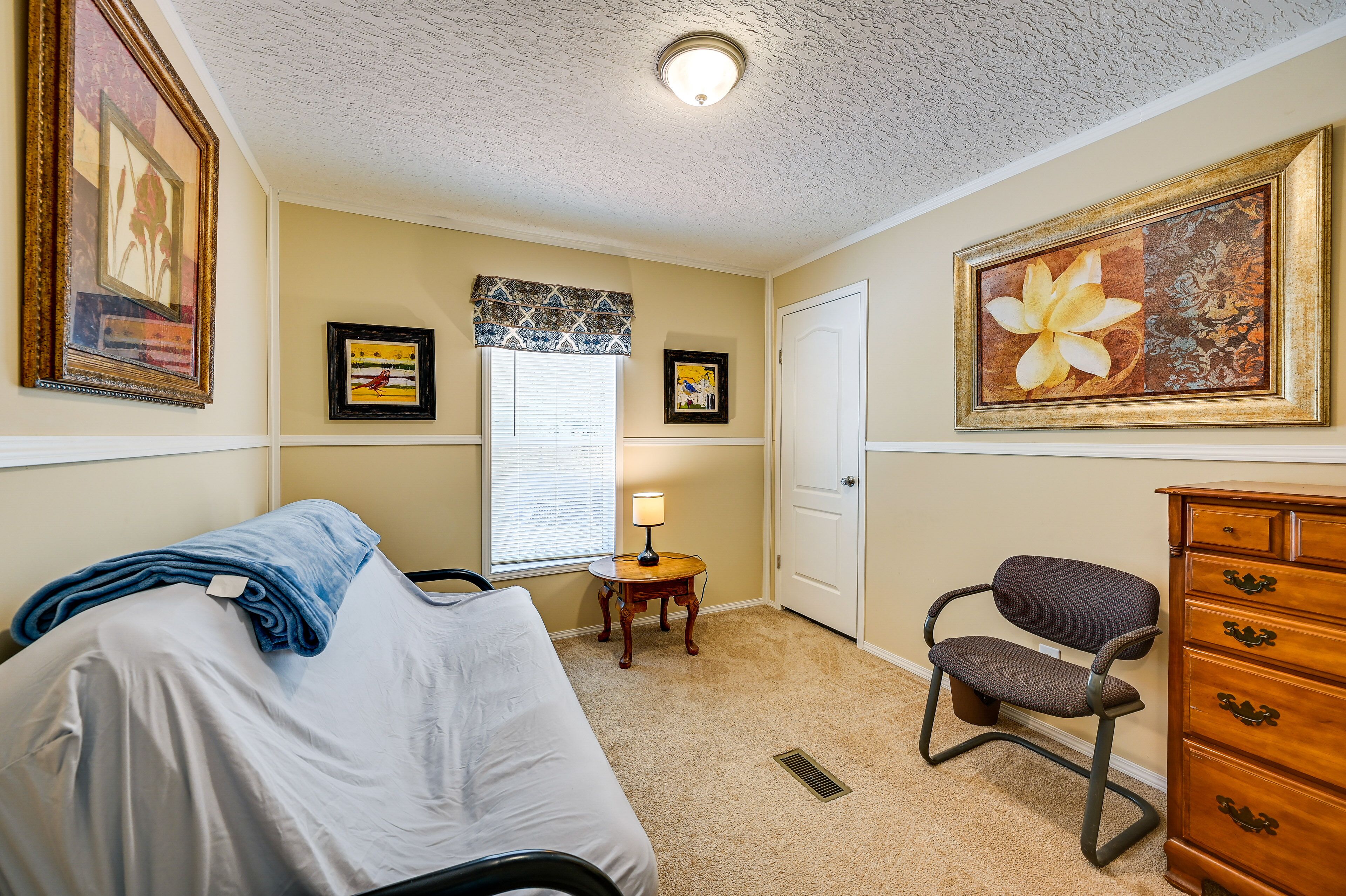 3 bedrooms, desk, iron/ironing board, WiFi