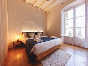 2 makuuhuonetta, silitysrauta/-lauta, internet, vuodevaatteet