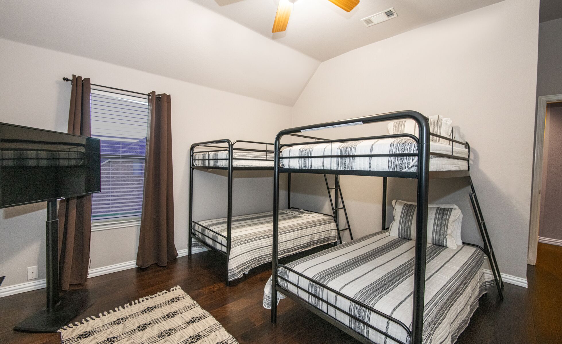 LARGE, FAMILY FRIENDLY HOME, POOL OASIS, CLOSE TO PGA/STAR/TOYOTA STADIUM 

