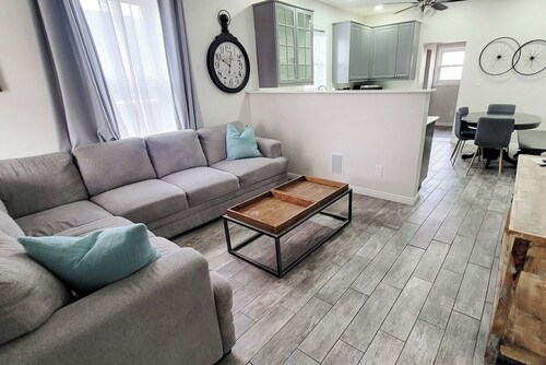 Vacation Home Close to Downtown Great For Families