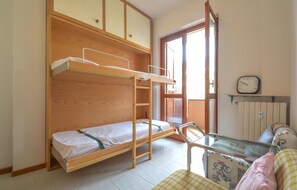 2 Schlafzimmer, Reisekinderbett, kostenloses WLAN, Bettwäsche
