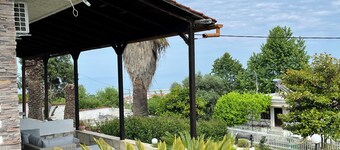 Sea view traditional cottage