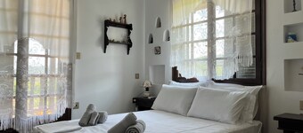 Sea view traditional cottage