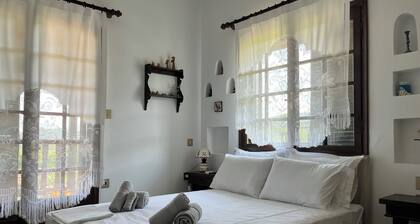 Sea view traditional cottage