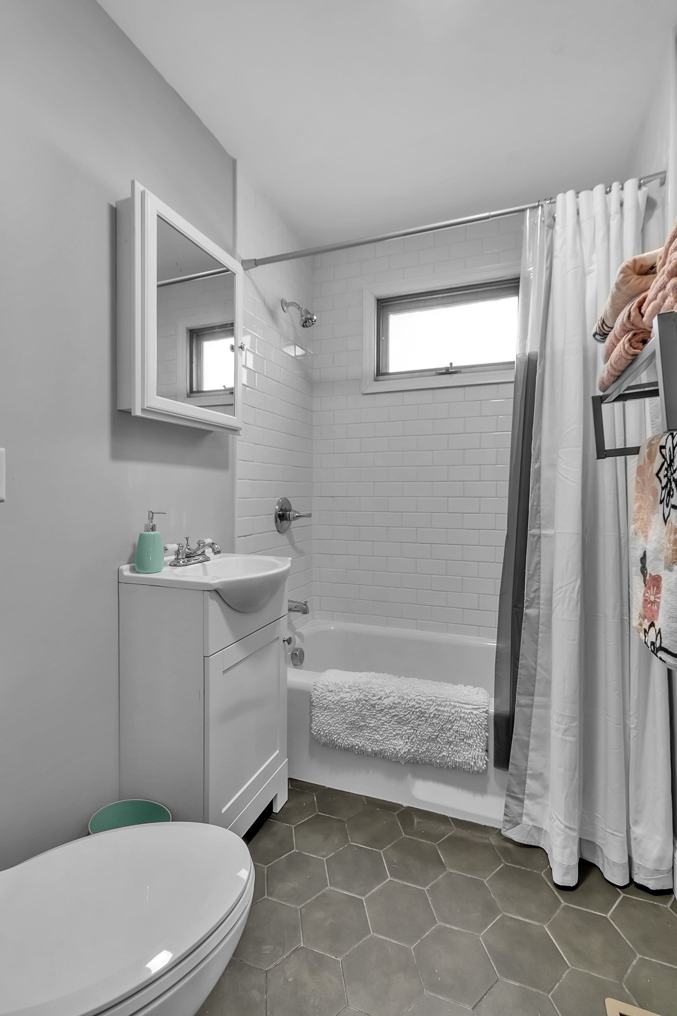 Bright 2 bedroom in North Tonawanda