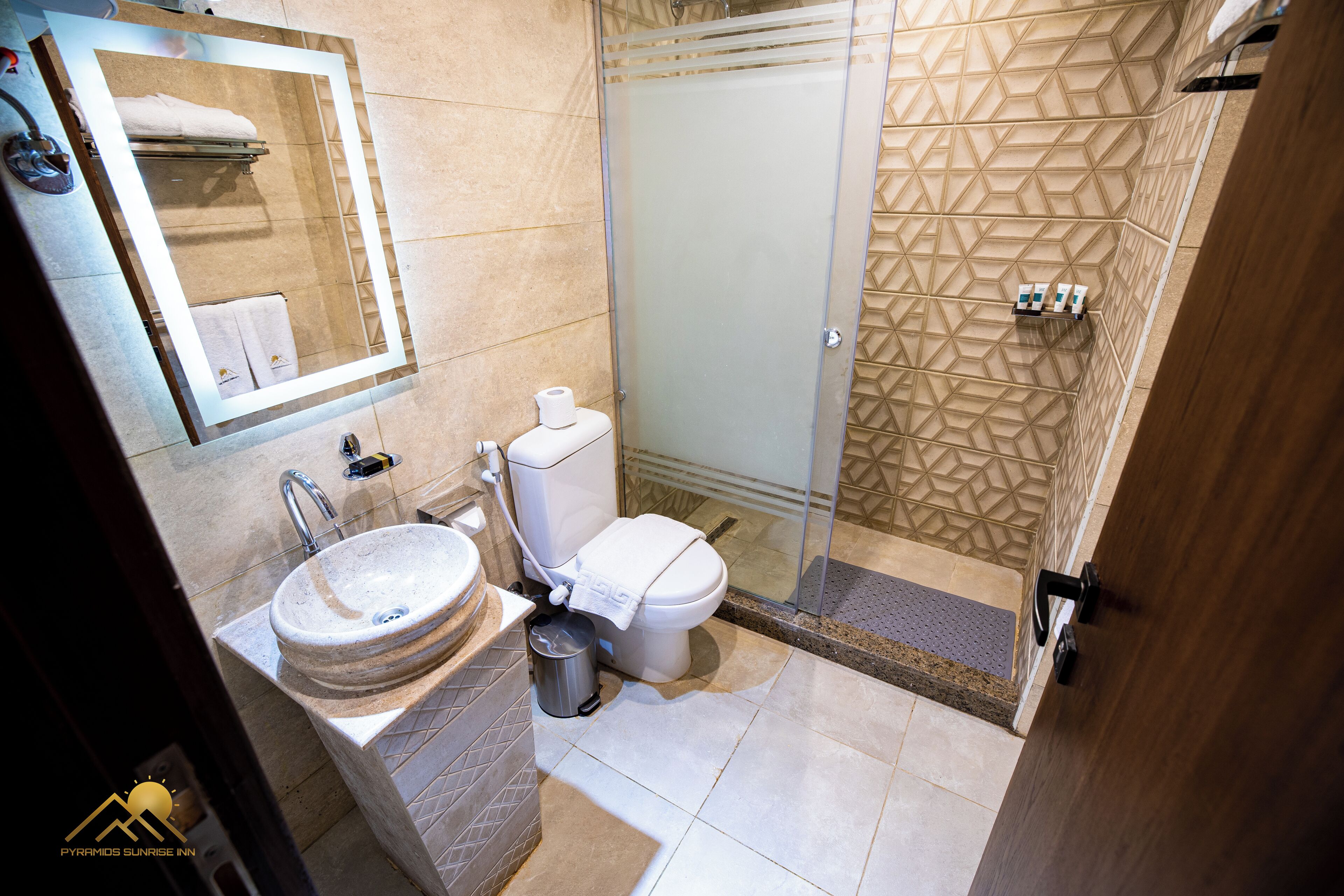 Photo - Pyramids sunrise inn