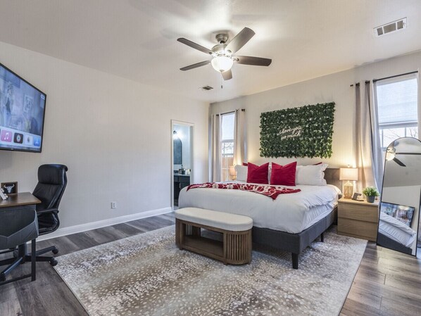 5 bedrooms, desk, iron/ironing board, travel cot