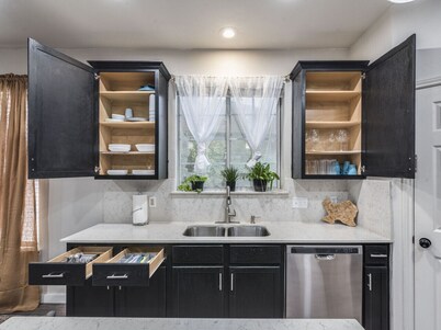NorthATX Urban Oasis Pool 5BR 2BA Game room Office