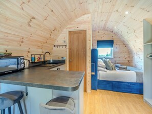 1 室のベッドルーム、WiFi (無料)、ベッドシーツ