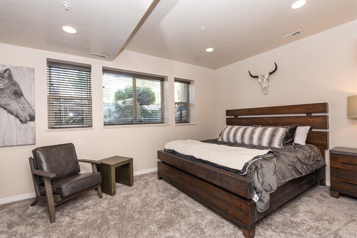 3 bedrooms, iron/ironing board, free WiFi, bed sheets