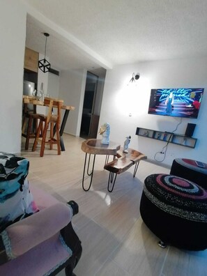 TV - Spectacular apartment with forest reserve and bird watching. (Pereira)