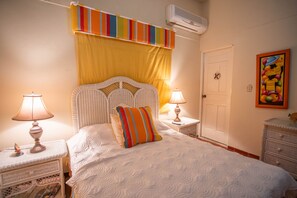 5 bedrooms, free WiFi, bed sheets