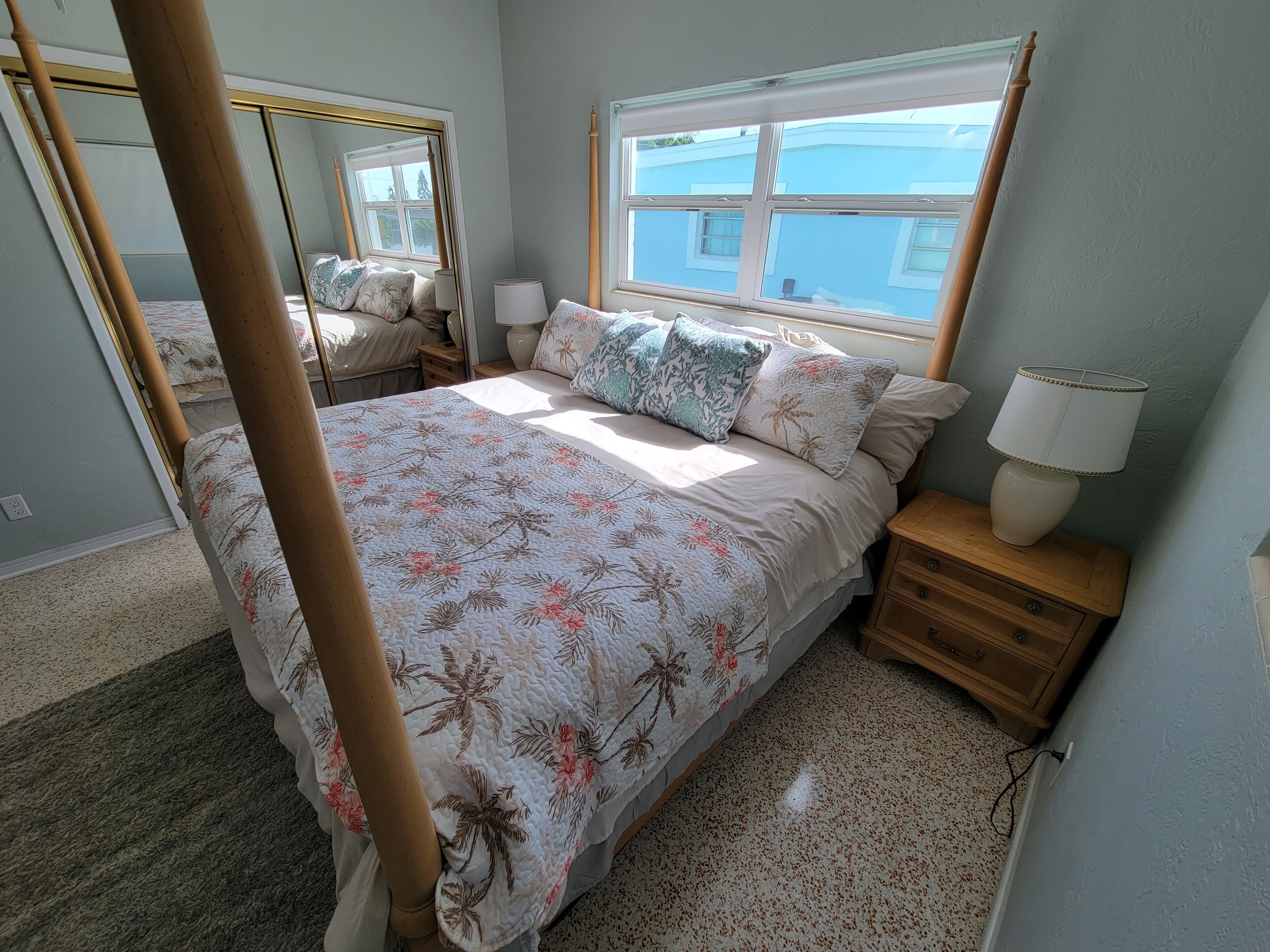 Beautiful house just steps from the beach, and local to everything!