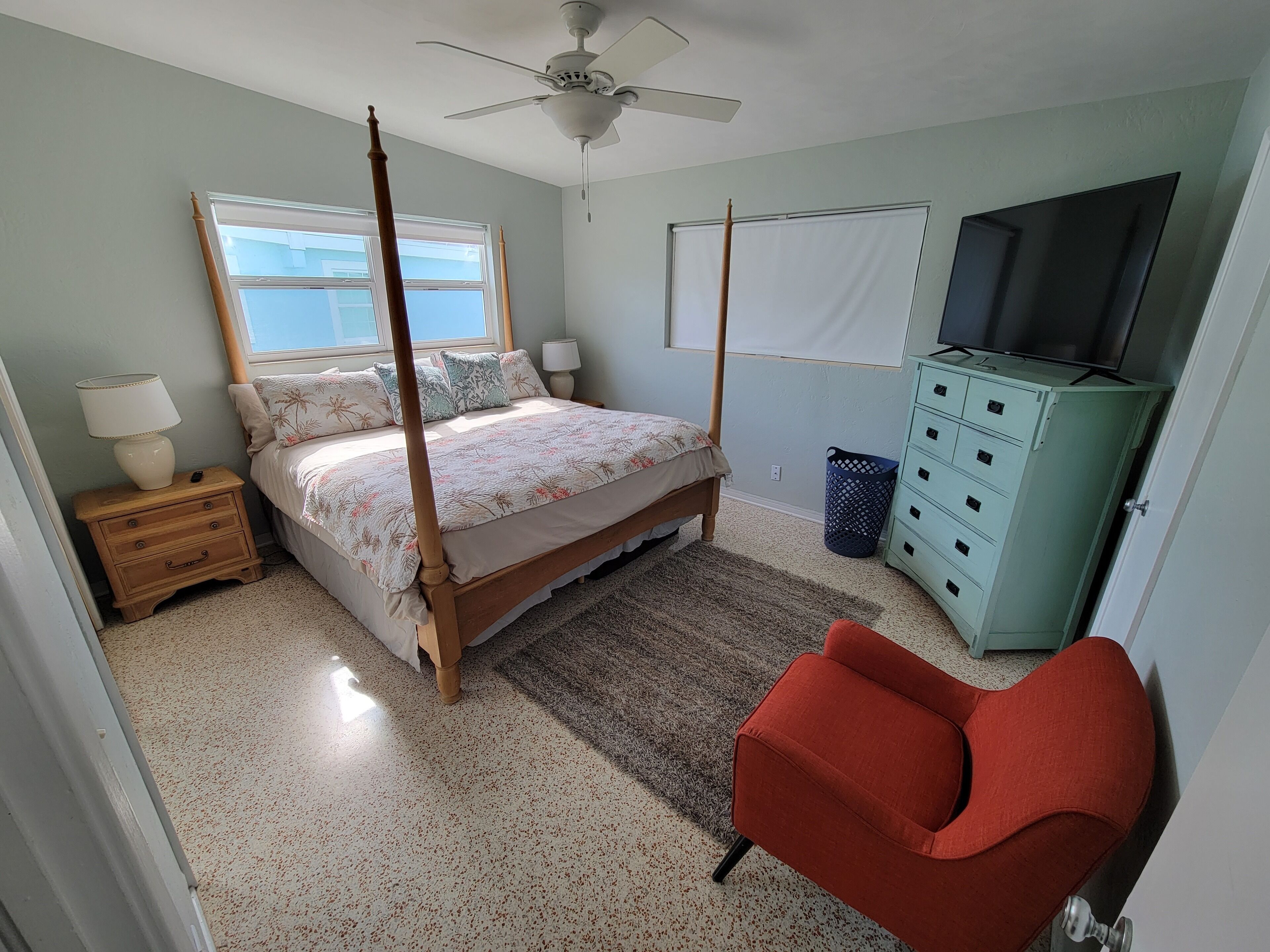 Beautiful house just steps from the beach, and local to everything!