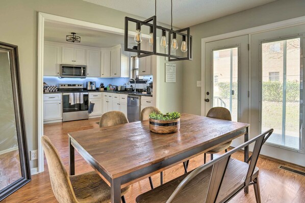 Dining - Charming family and pet friendly home 15min from Chattanooga's best attractions! (Flintstone)