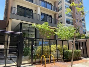 Exterior - New studio near Paulista, with balcony, gym and parking space! (São Paulo)