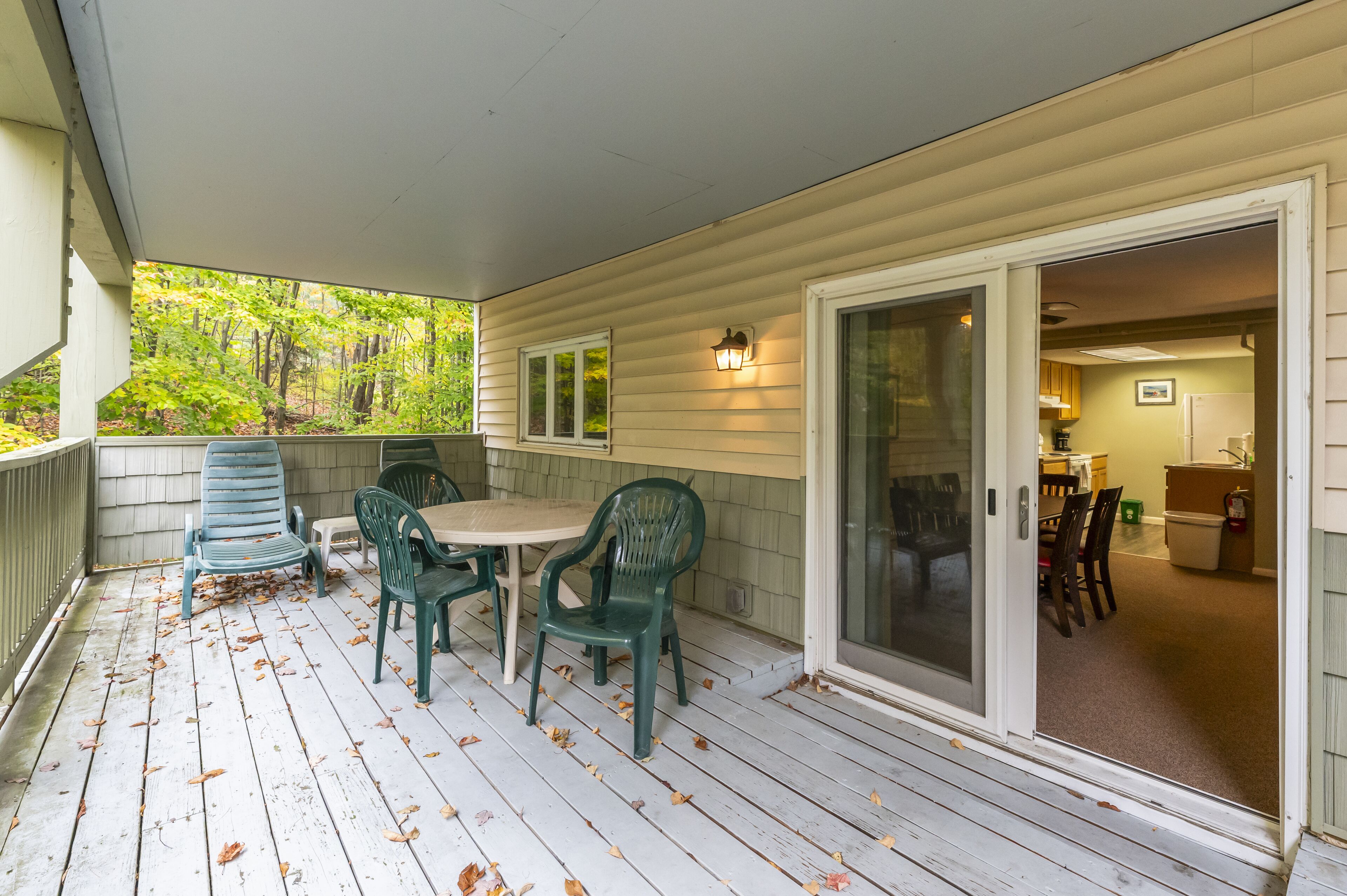 Stowe Escape: Your All-Season Adventure 2BR Haven