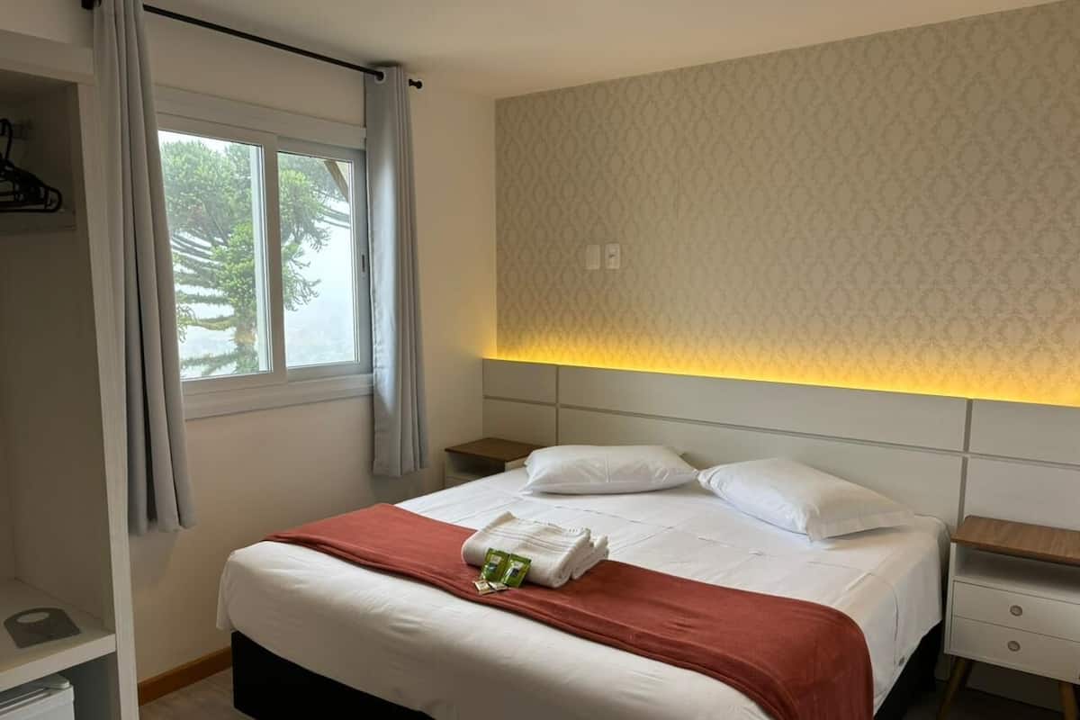 Soundproofing, free WiFi, bed sheets