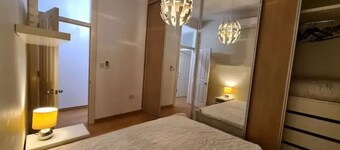 Centre of Town 2 bed apartment with large private roof terrace