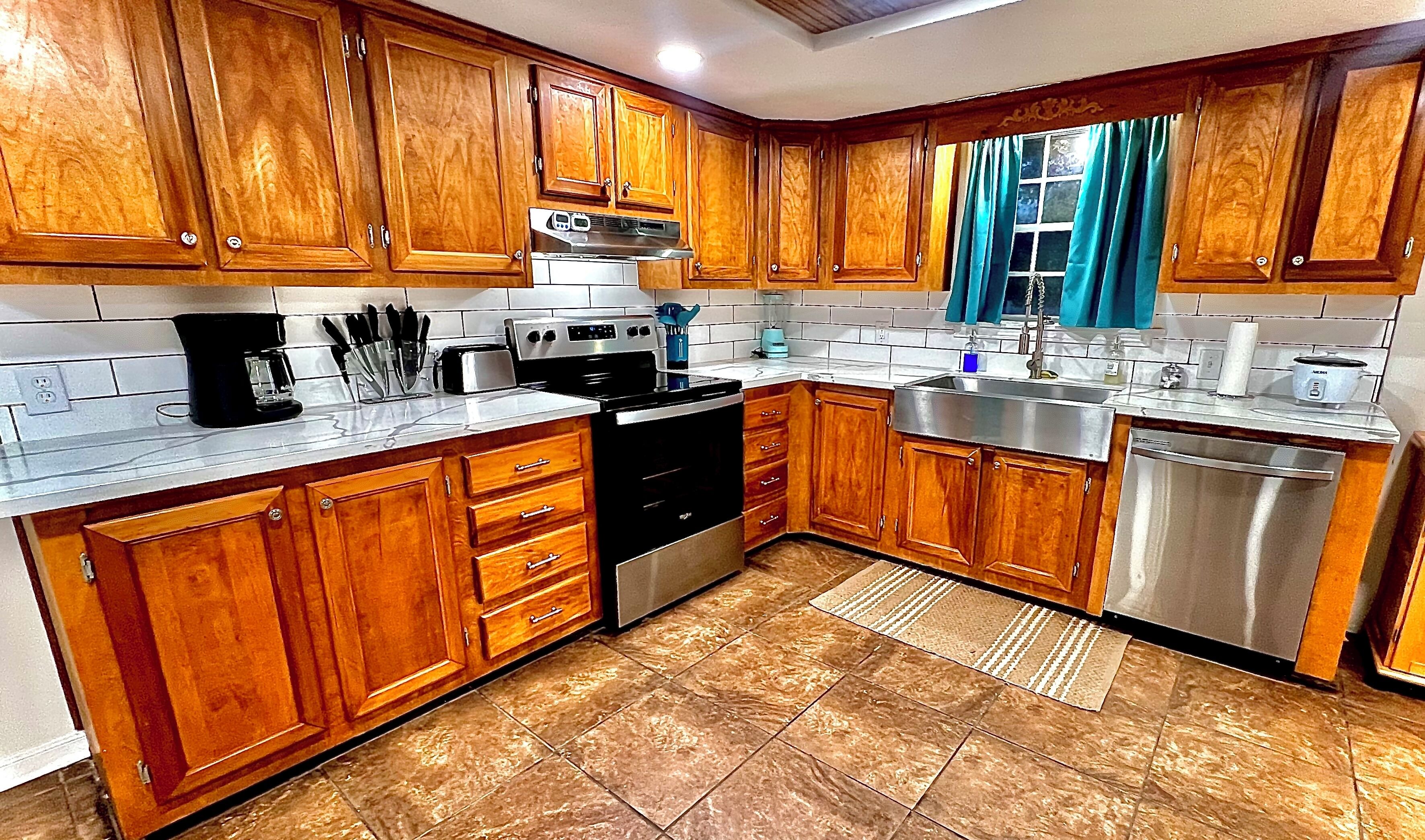 冰箱、微波炉、烤箱、炉灶