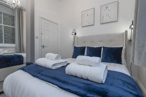 1 bedroom, iron/ironing board, travel cot, free WiFi - Stunning 1 bed flat close to Regents Park (London)