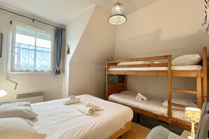 2 bedrooms, iron/ironing board, travel cot, bed sheets