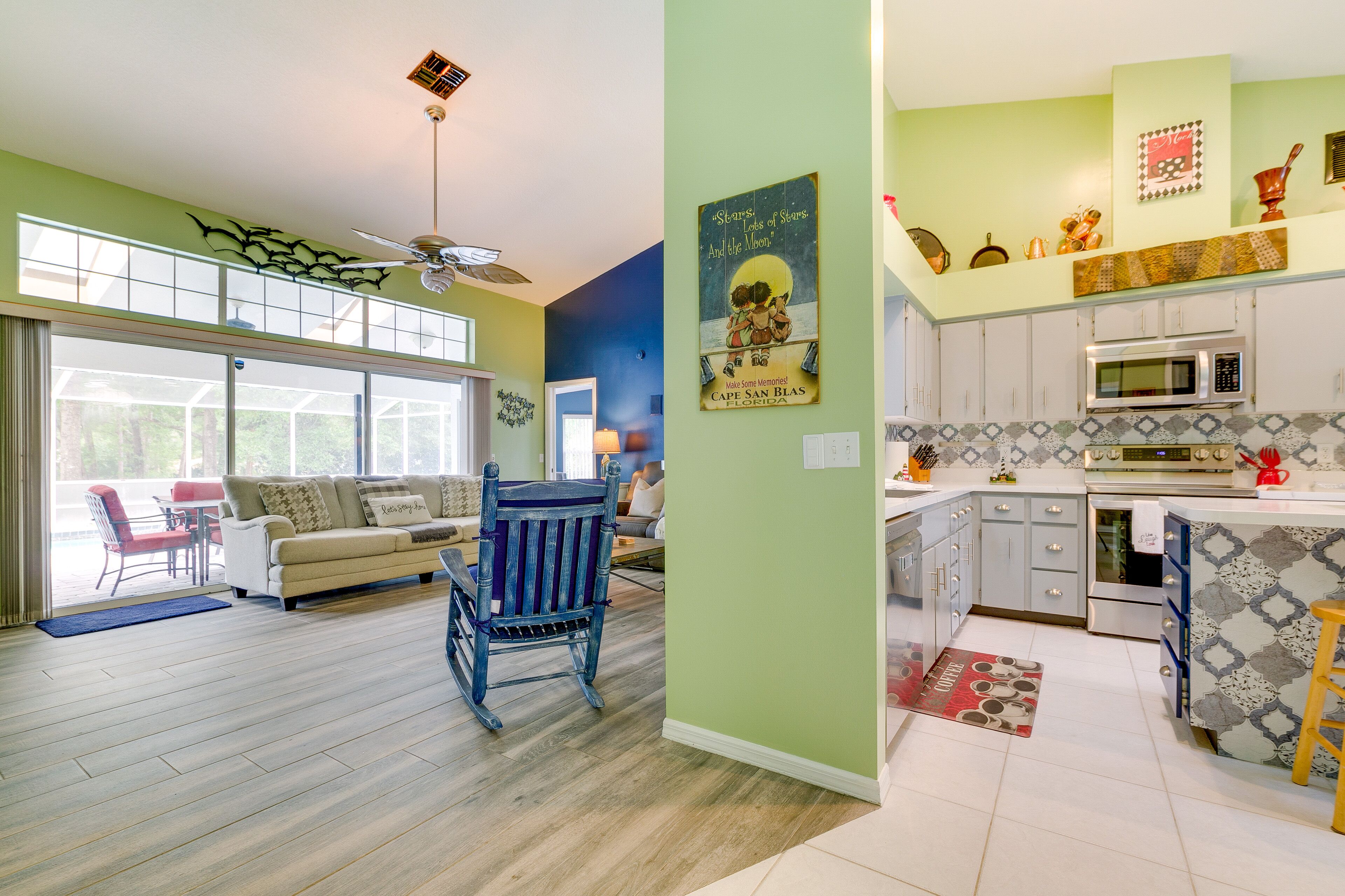 Sunny Home w/ Pool & Lanai - Near Rainbow River!