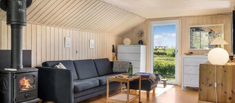 2 bedroom amazing home in Bogø By