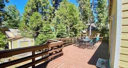 East Village Shaver Lake Cabin - Mellow Yellow