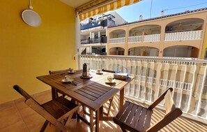 Outdoor dining - Gorgeous apartment in Playa de Moncofa (Playa de Moncofa)