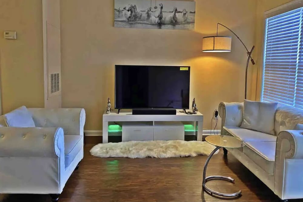 Gated Apartment in Atlanta near perimeter mall