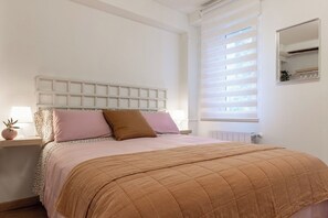 2 chambres, fer et planche à repasser, Wi-Fi, draps fournis