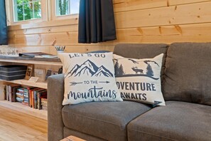 Interior - Blue Birch Cottage: A Romantic Couple's Cabin! (Stanley)