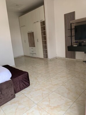 4 Schlafzimmer, kostenloses WLAN, Bettwäsche