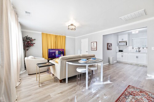 *New* 2BR/1BA - Walk to Golden 1 Center