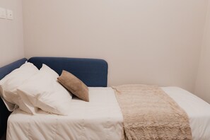 2 Schlafzimmer, Zimmersafe, Schreibtisch, Bügeleisen/Bügelbrett