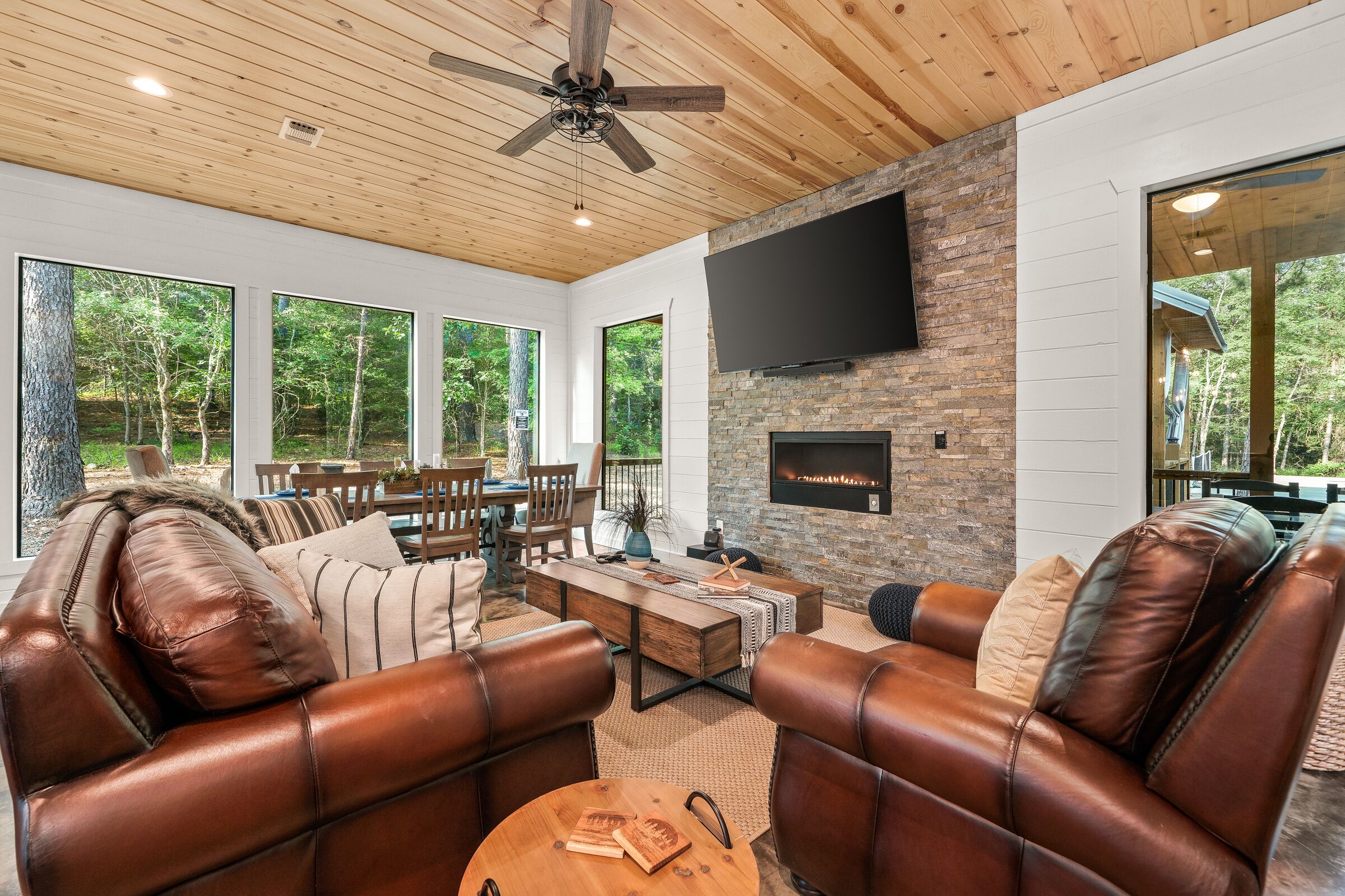 Hoops&Pickle Ball/ATV Trails/Stunning Cabin