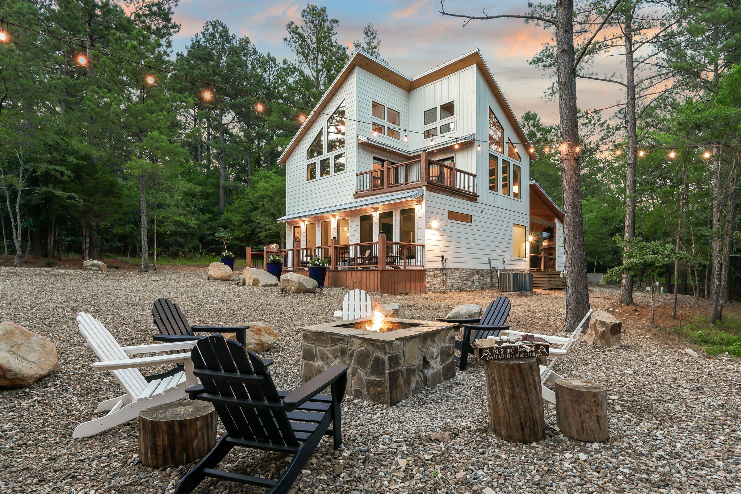 Hoops&Pickle Ball/ATV Trails/Stunning Cabin