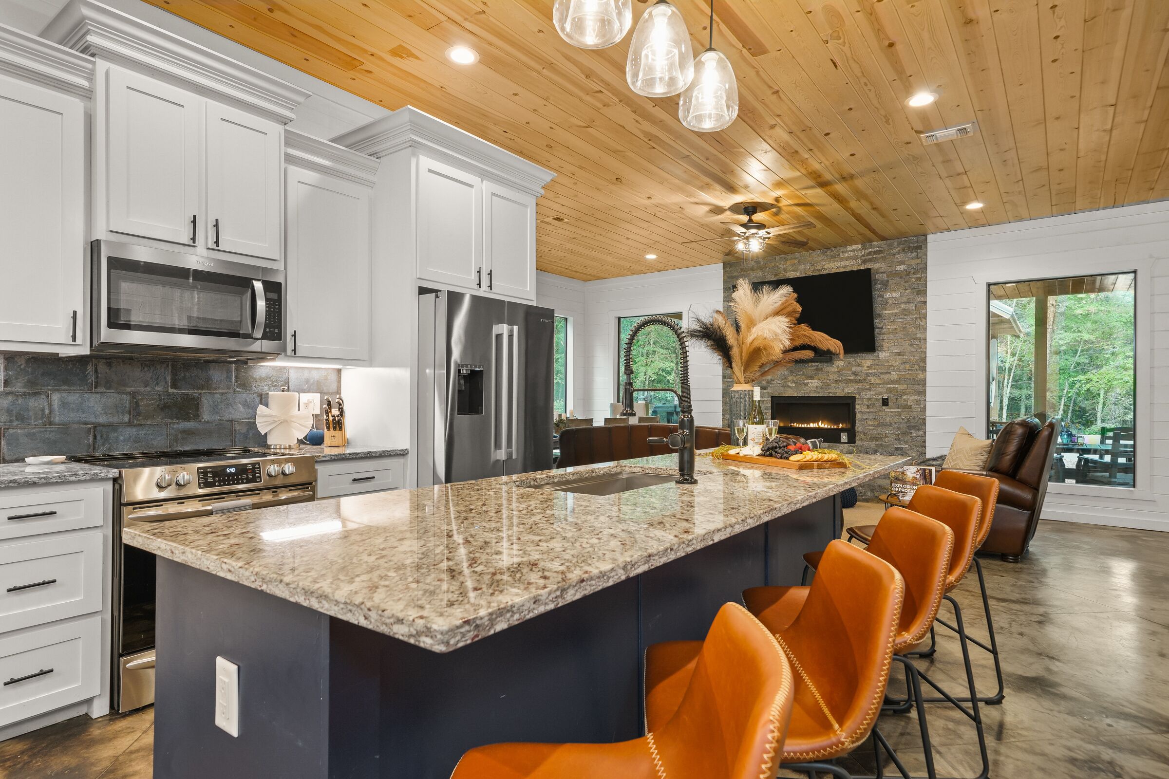 Hoops&Pickle Ball/ATV Trails/Stunning Cabin