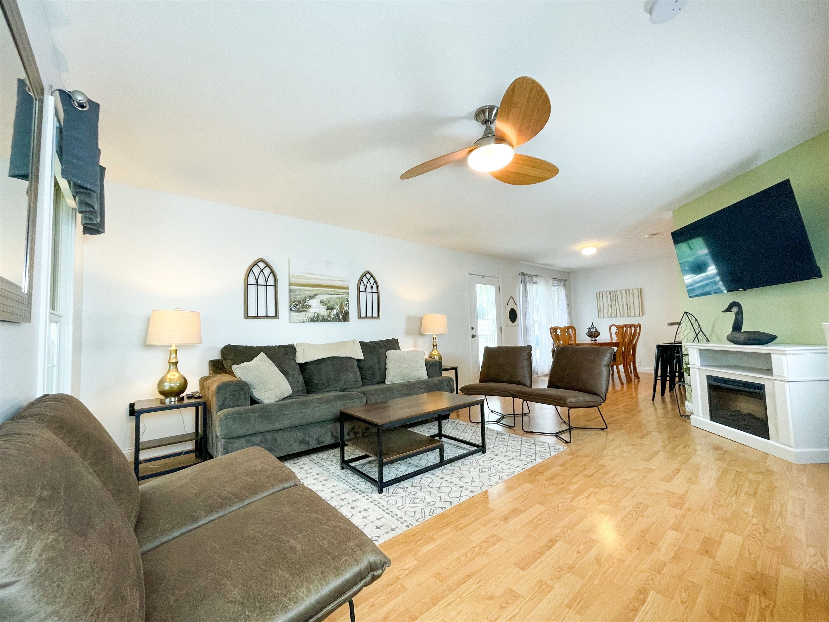 Lake Front, Sunrise, Dock, Kayaks, Game Room