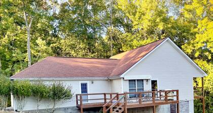 Lake Front, Sunrise, Dock, Kayaks + Game Room