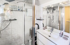 Shower - Gorgeous home in Péronne with WiFi (Péronne)