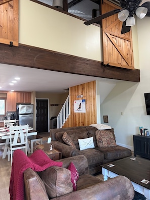 Smart TV, fireplace, DVD player, books