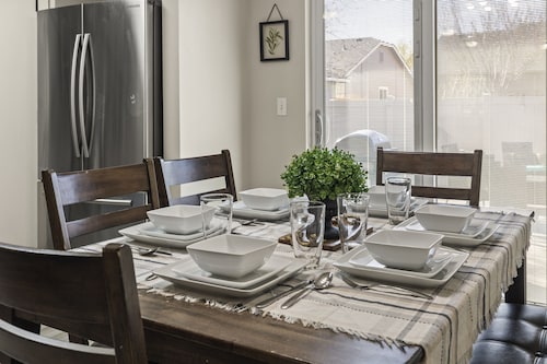 Hot Tub*Game Room*Fire Pit*600mbps*Large Patio