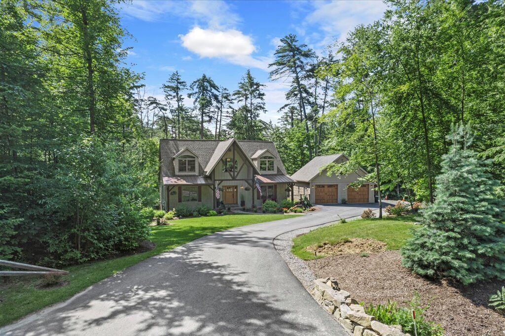 Bolton Bear House- Fall Special 50% off a 3rd night