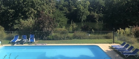 Piscine extérieure, piscine chauffée