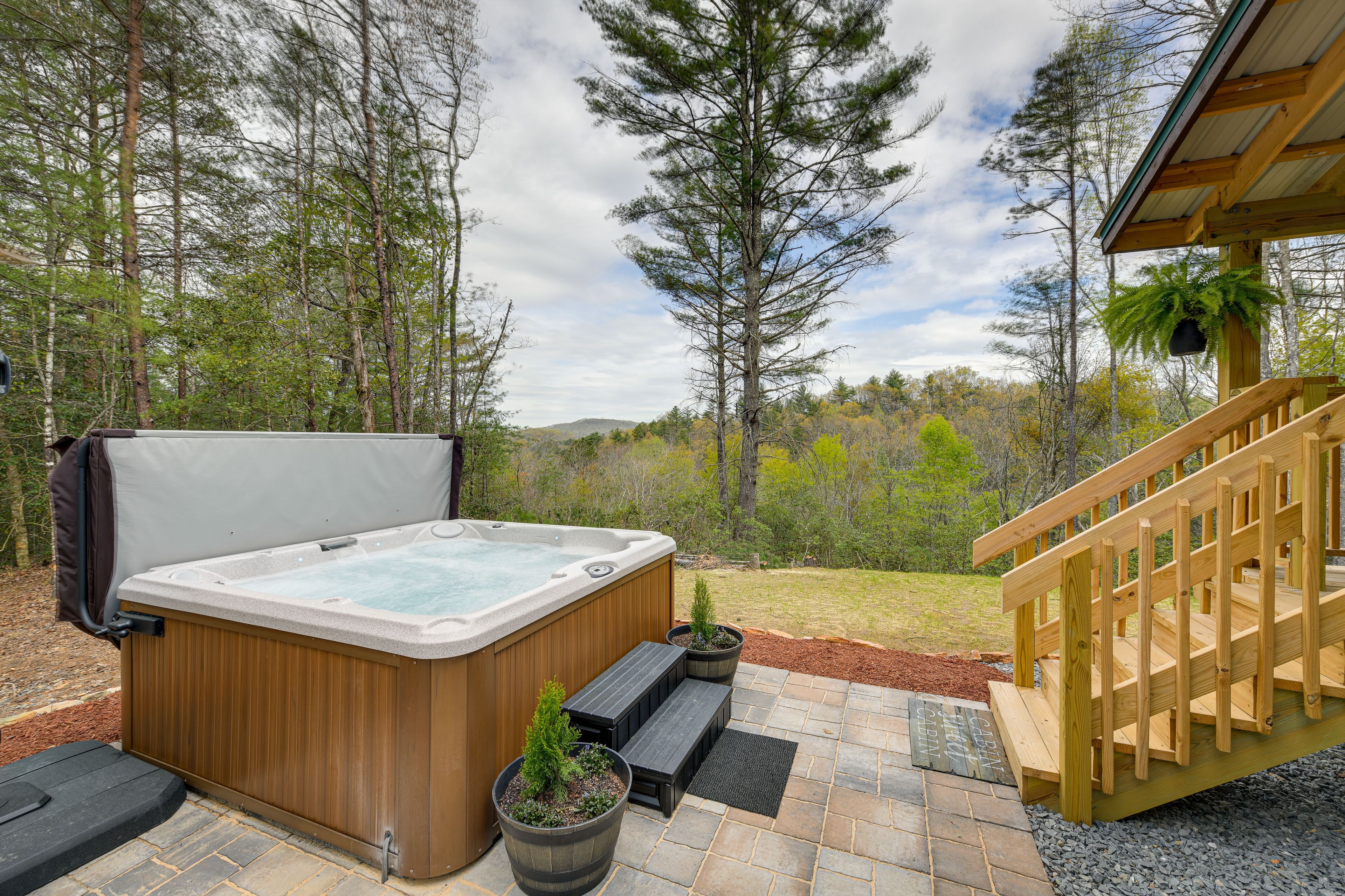 Scenic Murphy Cabin w/ Hot Tub, Fire Pit & Views